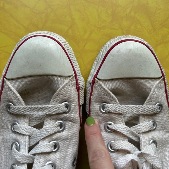 90’s Low Top Converse - Picture 8 of 11